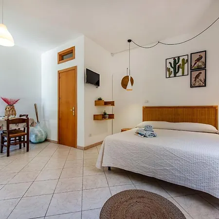 Zudrea Alimini's Lakes - Happy Apartment *