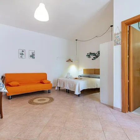 Zudrea Alimini's Lakes - Happy Apartment