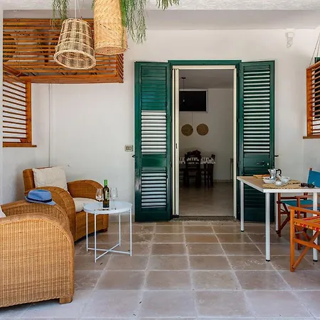 Zudrea Alimini's Lakes - Happy Apartment